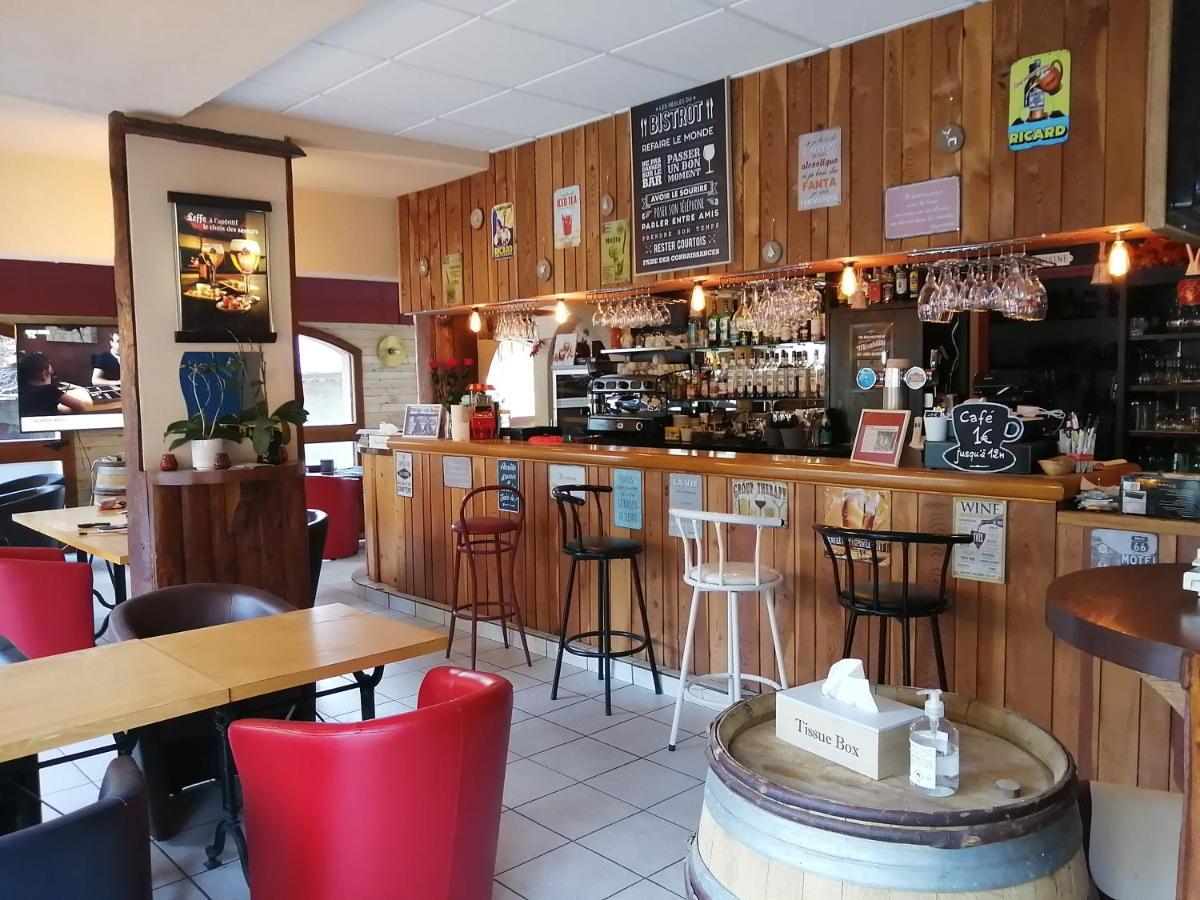 Le Grand Chatelard Hotel Bar Restaurant Sainte-Marie-de-Cuines المظهر الخارجي الصورة
